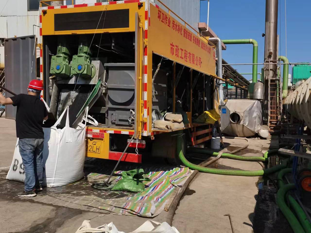 鹿邑淤泥压干处理